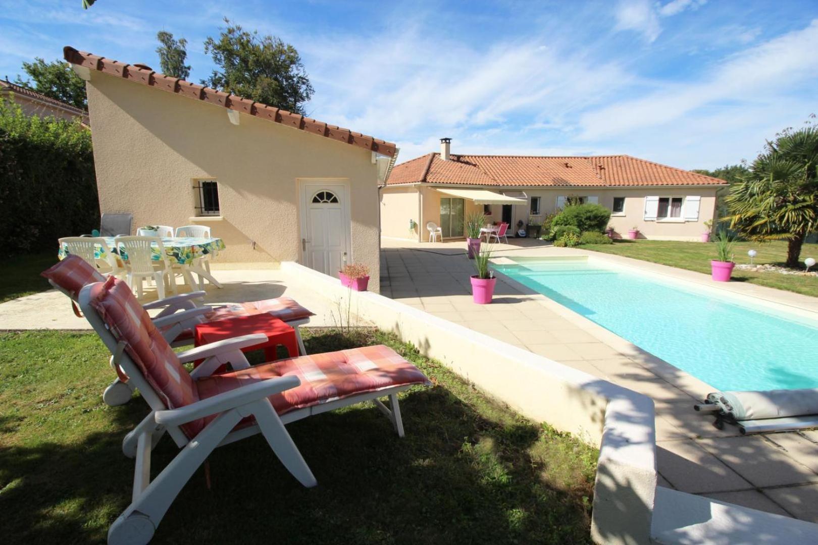 Bed and Breakfast Les Carpes A Limoges Esterno foto
